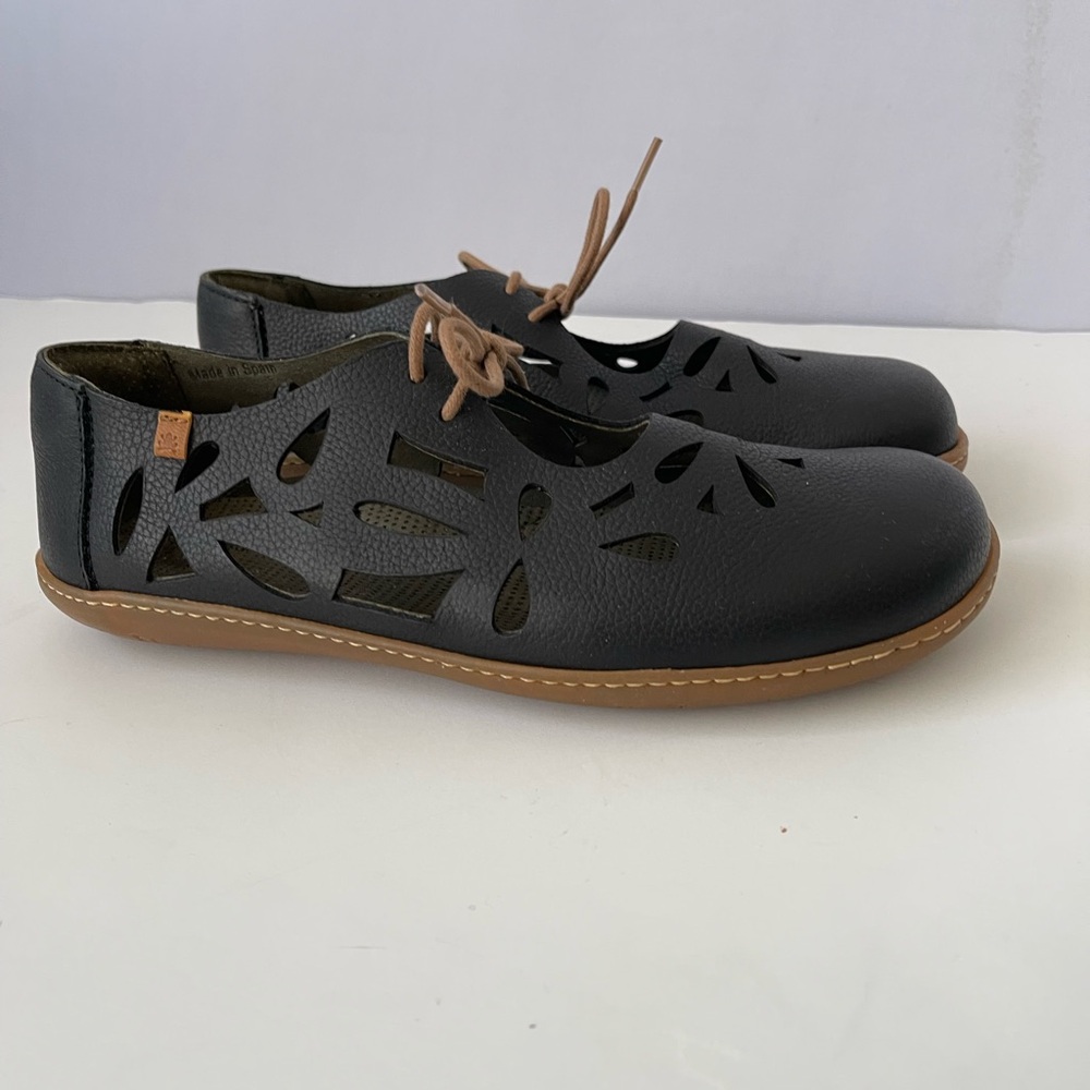 Naturalista 5271 Viajero Eyelet cutout Mary Jane Flats 38 - Picture 8 of 12